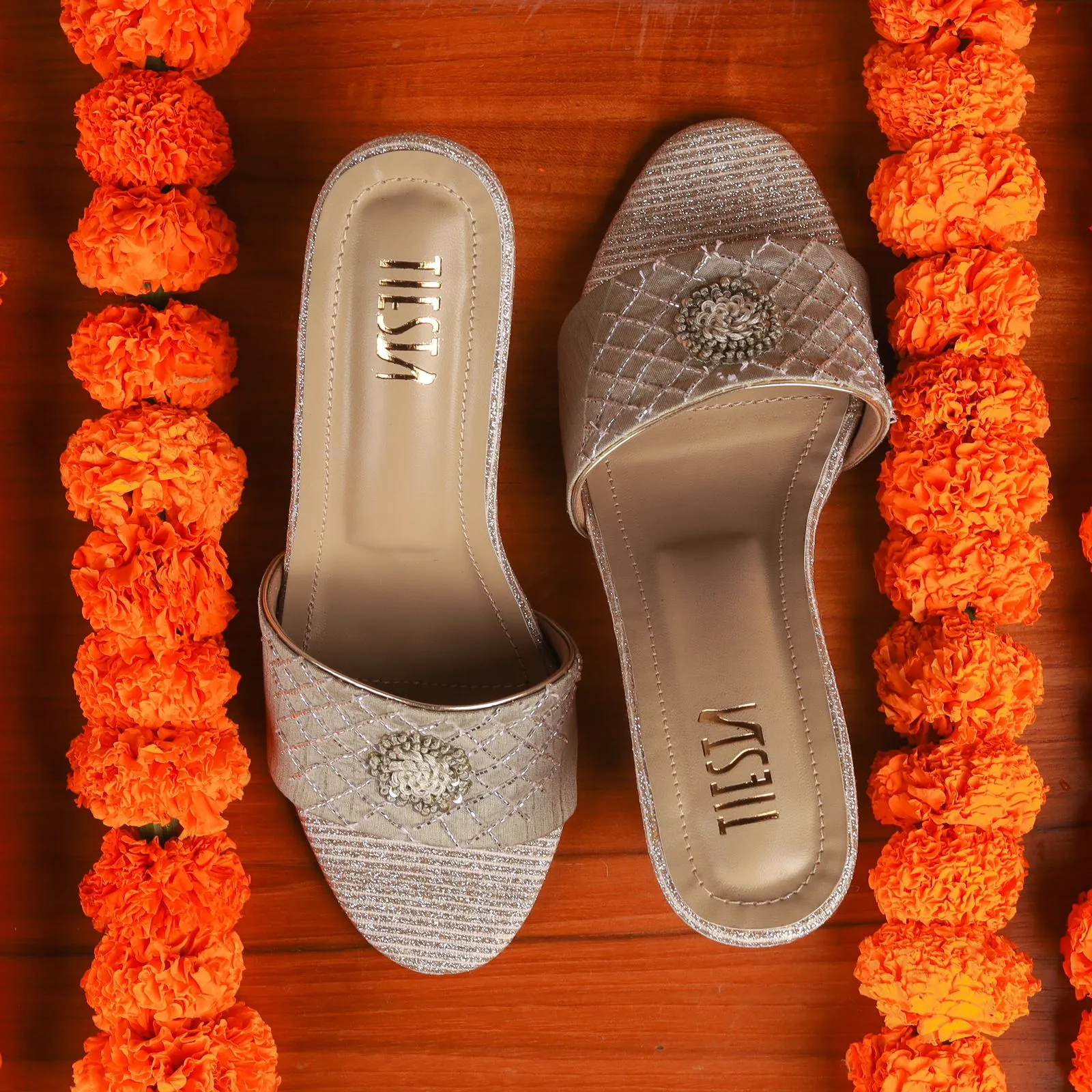 Vivah (gold green satin blocks sliders)